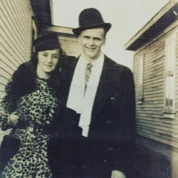 Meet your Posher, Laura - Picture 1 of 1